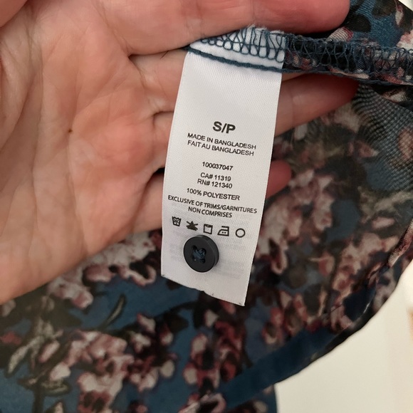 Dynamite Sheer Floral print Blouse - Picture 4 of 4